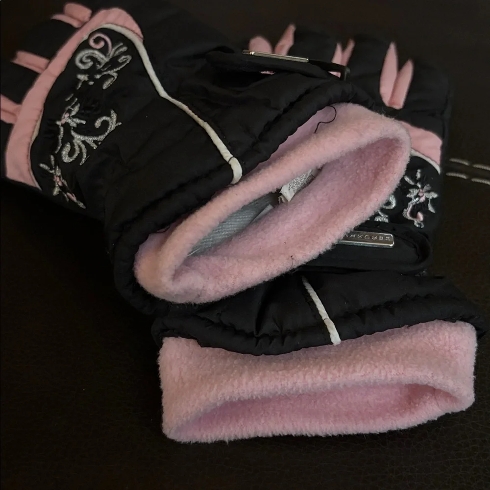 ZeroXposur Girls' Black and Pink Gloves size M/L